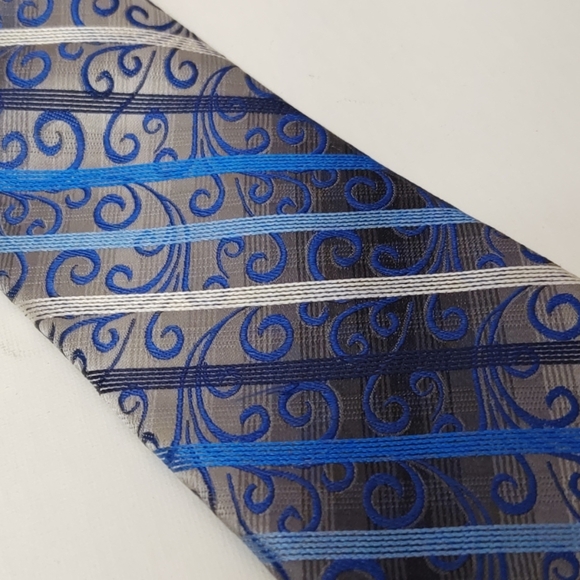 Van Heusen Shaded Round Table Pattern Tie - Picture 4 of 5